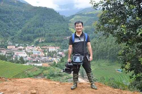 Trao tặng Thư viện “Tủ sách Đinh Hữu Dư” cho học sinh miền núi tỉnh Bình Định