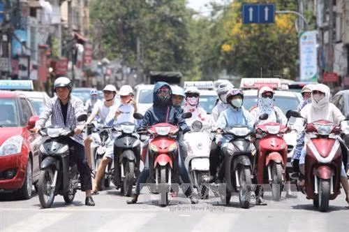 Thời tiết ngày 18/4: Bắc bộ trưa chiều trời nắng, Tây Nguyên và Nam bộ đề phòng tố, lốc, mưa đá và gió giật