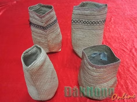 Túi đựng cơm của người M'nông
