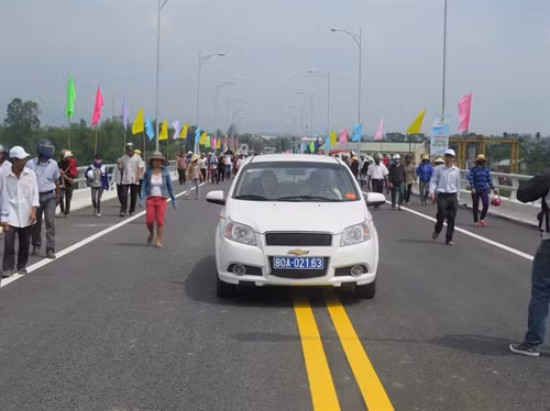 Quảng Nam: Khánh thành cầu Giao Thủy và Nhà máy sản xuất nước giải khát hiện đại nhất Việt Nam