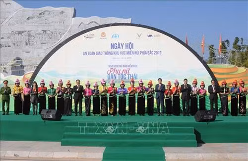 Nâng cao ý thức chấp hành quy định an toàn giao thông đồng bào dân tộc Thái khu vực miền núi phía Bắc