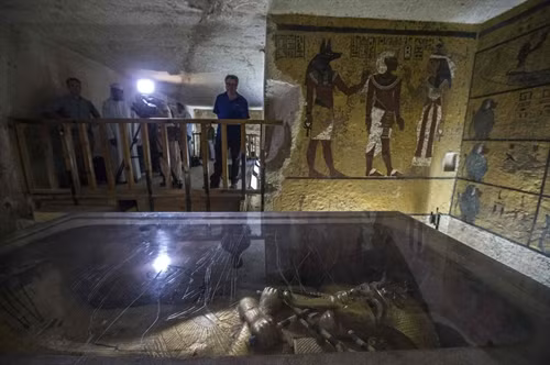 Ai Cập: Những bằng chứng mới về nơi chôn cất Nữ hoàng Nefertiti