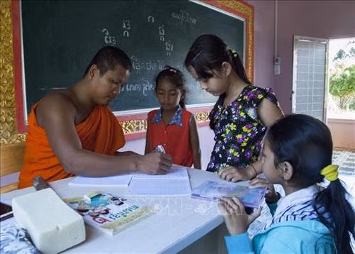 Lớp học tiếng Khmer cho trẻ em trong dịp nghỉ hè ở Kiên Giang