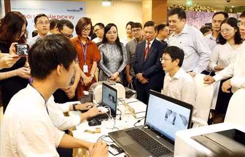 Ngành y tế đẩy mạnh thanh toán không dùng tiền mặt