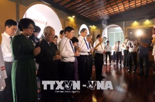 Lãnh đạo Thành phố Hồ Chí Minh dâng hương tưởng niệm Chủ tịch Tôn Đức Thắng