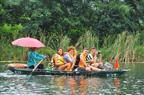 Đề xuất sửa đổi, bổ sung chính sách thị thực để thu hút khách quốc tế đến Việt Nam