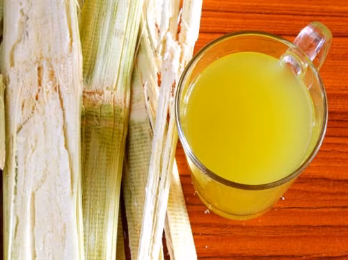 Vì sao người Ấn Độ uống nước mía mỗi ngày vào mùa hè?