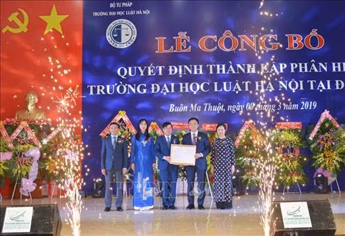 Thành lập phân hiệu Trường Đại học Luật Hà Nội tại Đắk Lắk