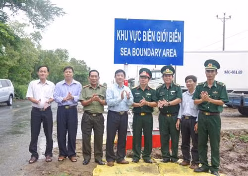 Sóc Trăng lắp đặt biển báo khu vực biên giới biển