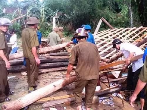 Hà Tĩnh tập trung khắc phục hậu quả lốc xoáy, giúp người dân ổn định đời sống