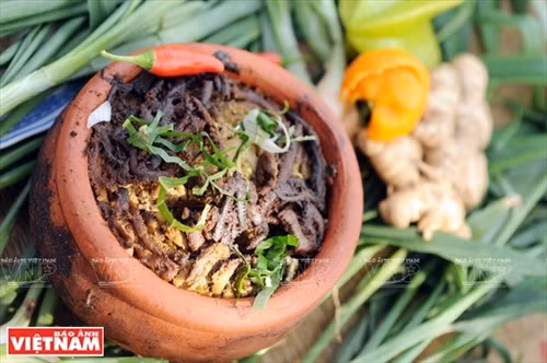 Rươi kho Tứ Kỳ