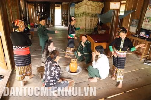 Quế Phong 50 năm thực hiện Di chúc Bác Hồ