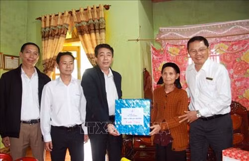 Lâm Đồng: Bàn giao nhà tình nghĩa cho gia đình chính sách ở huyện Đam Rông