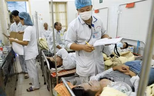 Sốt xuất huyết diễn biến phức tạp, nguy cơ gia tăng số mắc