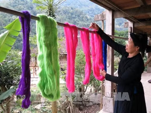 Cần lưu giữ và phát triển nghề dệt thủ công truyền thống của người Tày ở Bắc Kạn