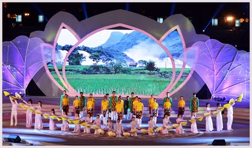 Rực sáng Cố đô Huế trong đêm bế mạc Festival Huế 2016