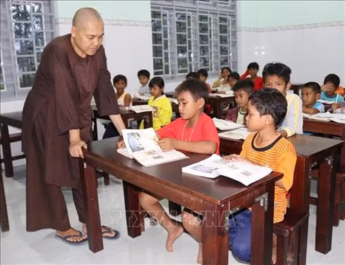 Lớp học nơi bản cao của sư cô Thích Nữ Đức Thịnh