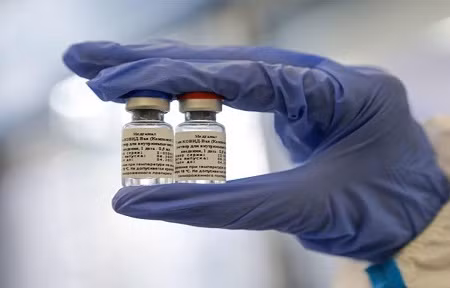 Tiếp tục đàm phán để đảm bảo có vaccine phòng COVID-19 bao phủ toàn dân nhanh nhất