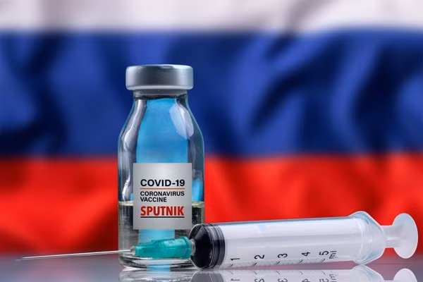 Dịch COVID-19: Số ca tử vong giảm dần, có thể tiêm mũi 2 vaccine ở địa phương khác nhau
