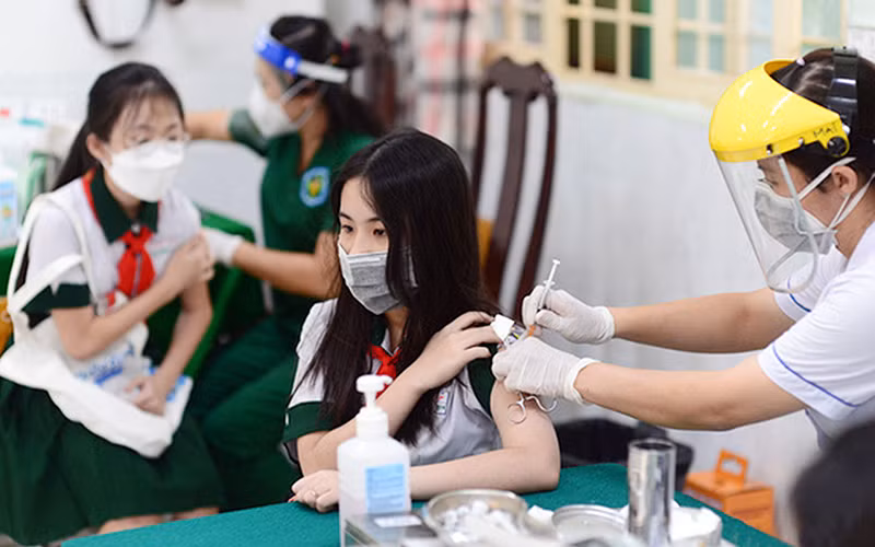 Dịch COVID-19: Cả nước ghi nhận 9.882 ca mắc tại 57 tỉnh, thành phố; trên 5.000 ca khỏi bệnh