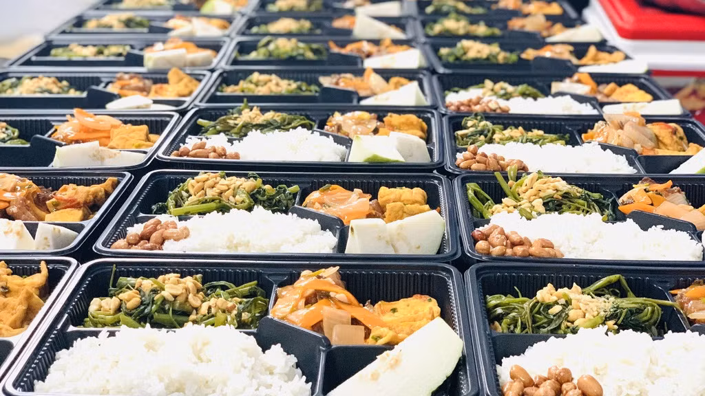 Hưởng ứng Lời kêu gọi của Tổng Bí thư Nguyễn Phú Trọng: Triệu bữa cơm - Tấm lòng doanh nghiệp trẻ Hà Nội