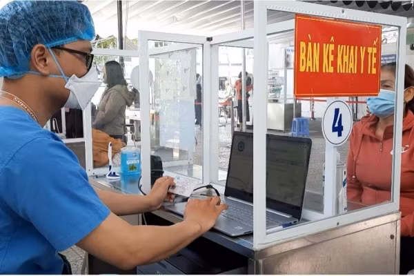 Dịch COVID-19: 6.194 ca mắc mới trong ngày 22/7, Bộ Y tế hỏa tốc huy động y tế tư nhân sẵn sàng tham gia chống dịch