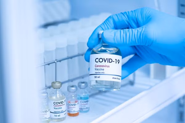 Đề xuất ưu tiên tiêm vaccine COVID-19 đợt 1 cho nhân viên hàng không