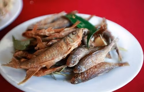 Ngọt thơm cá suối nướng Mộc Châu