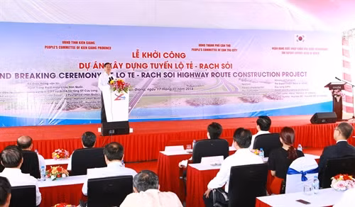 Thủ tướng Nguyễn Tấn Dũng phát lệnh khởi công tuyến đường nối thành phố Cần Thơ và tỉnh Kiên Giang