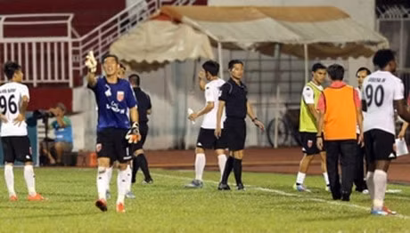 V.League 2017: Cần có giải pháp căn cơ để lấy lại niềm tin của người hâm mộ