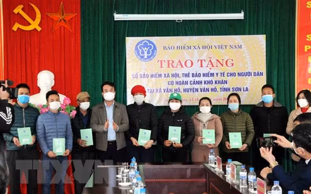 Bảo hiểm Xã hội Việt Nam mang Tết ấm đến với người nghèo Xuân Nhâm Dần 2022