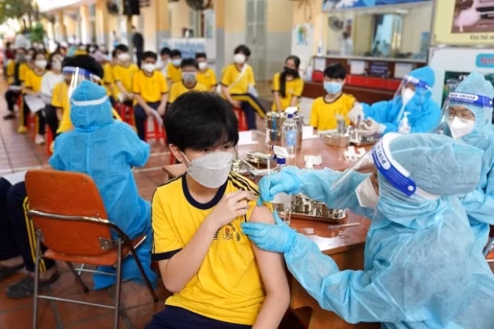 Dịch COVID-19: Ngày 4/4, số mắc mới tiếp tục giảm còn 48.717 ca, 11 địa phương có trên 1.000 ca/ngày