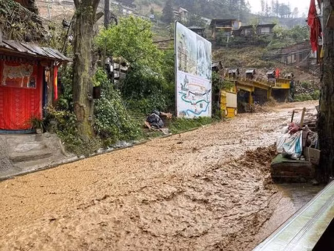 Mưa lũ gây nhiều thiệt hại về người và tài sản tại Lào Cai