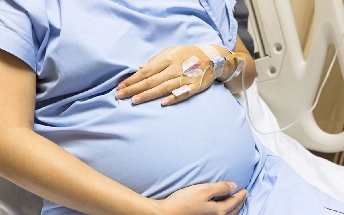 Nhiều nghiên cứu bác bỏ thông tin sai lệch về tác động của vaccine ngừa COVID-19 tới mang thai và khả năng sinh sản