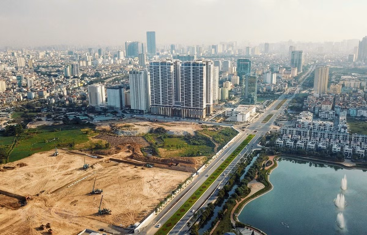 Hơn 600m đường nối từ đường 40m trong Khu đô thị Tây Hồ Tây ra đường Hoàng Quốc Việt đã được thông xe tháng 10/2019. Ảnh: Thành Đạt - TTXVN