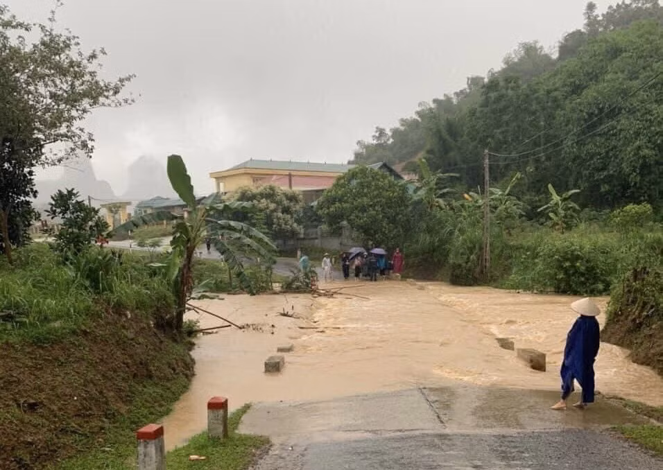 Hòa Bình: Mưa lớn diện rộng, một người tử vong do lũ cuốn