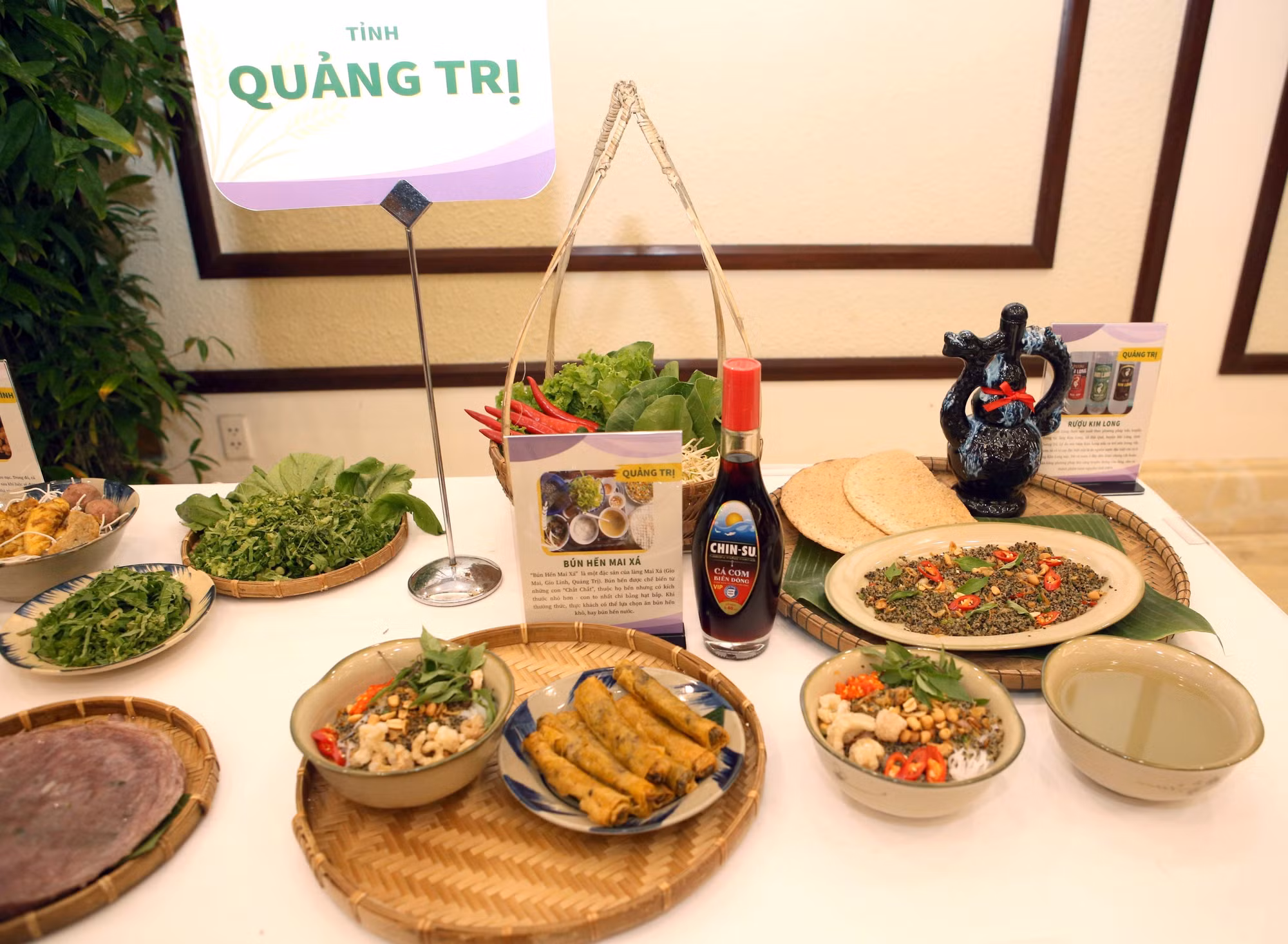 Món ẩm thực Quảng Trị tại buổi họp báo. Ảnh: Trần Lê Lâm - TTXVN