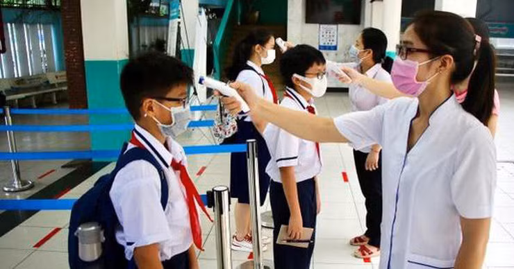 Khẩn trương hướng dẫn phác đồ điều trị COVID-19 cho trẻ em dưới 12 tuổi