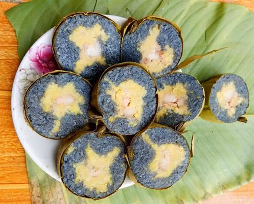 Bánh chưng đen - linh hồn ẩm thực ngày Tết của đồng bào Tày