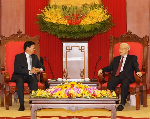 Tổng Bí thư Nguyễn Phú Trọng tiếp Thủ tướng Lào Thongloun Sisoulith