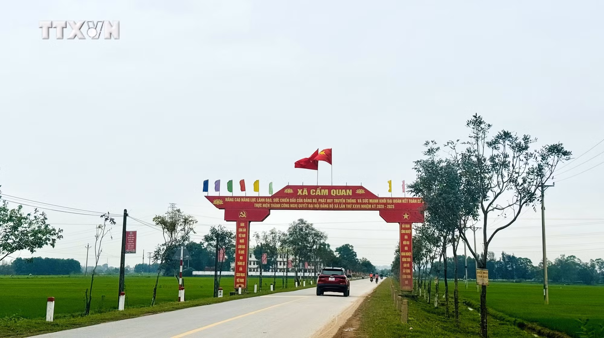 vna_potal_70_nam_chien_thang_dien_bien_phu_doi_thay_tren_que_huong_anh_hung_phan_dinh_giot_7357101.jpg