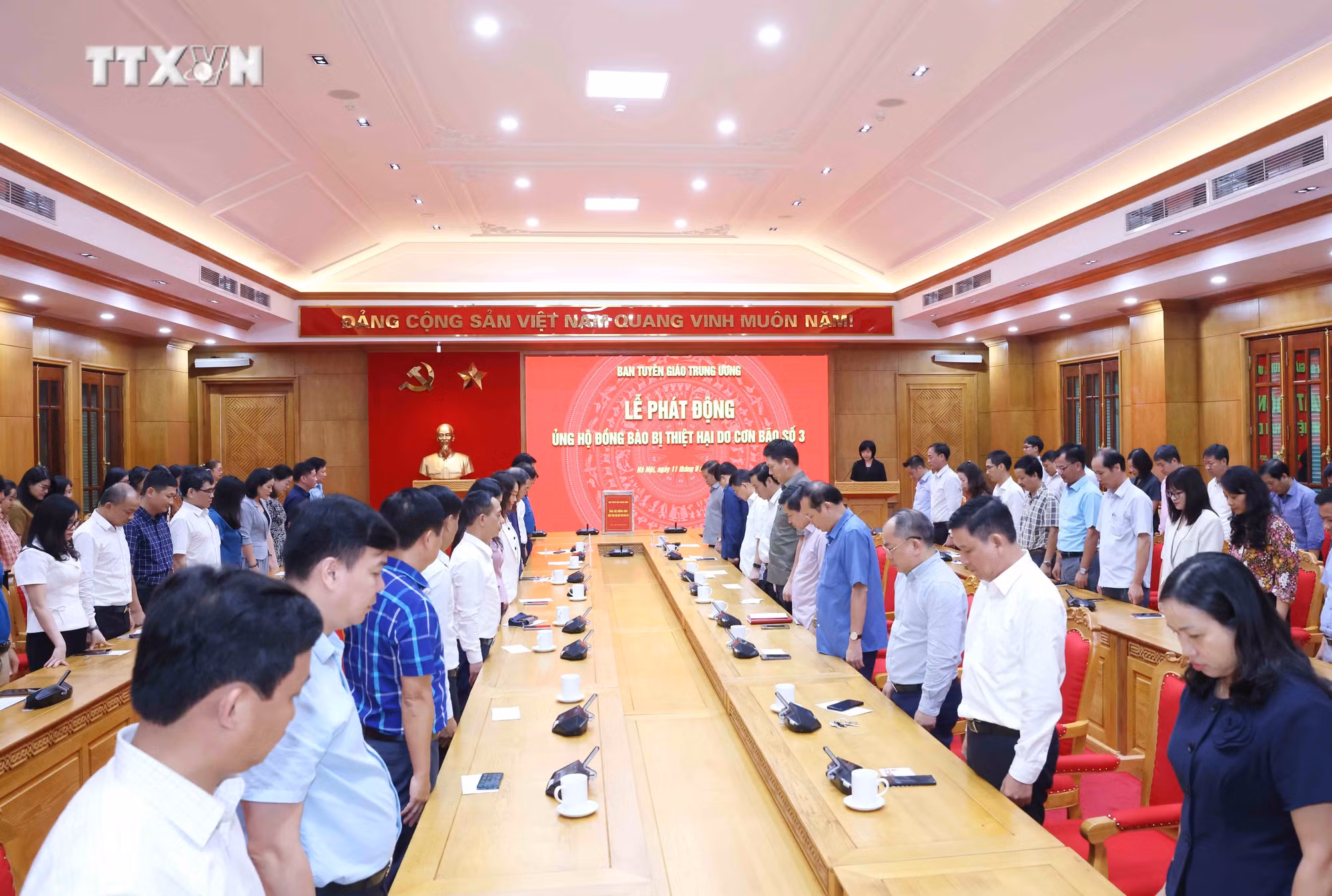 vna_potal_ban_tuyen_giao_trung_uong_ung_ho_dong_bao_bi_thiet_hai_do_con_bao_so_3_7587784.jpg