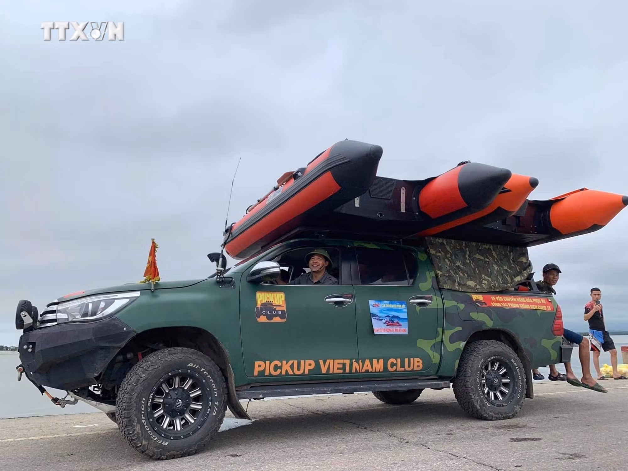 vna_potal_cau_lac_bo_xuong_hoi_cuu_ho_thanh_nien_ha_noi_ho_tro_cac_tinh_bi_anh_huong_bao_lu_7586585.jpg