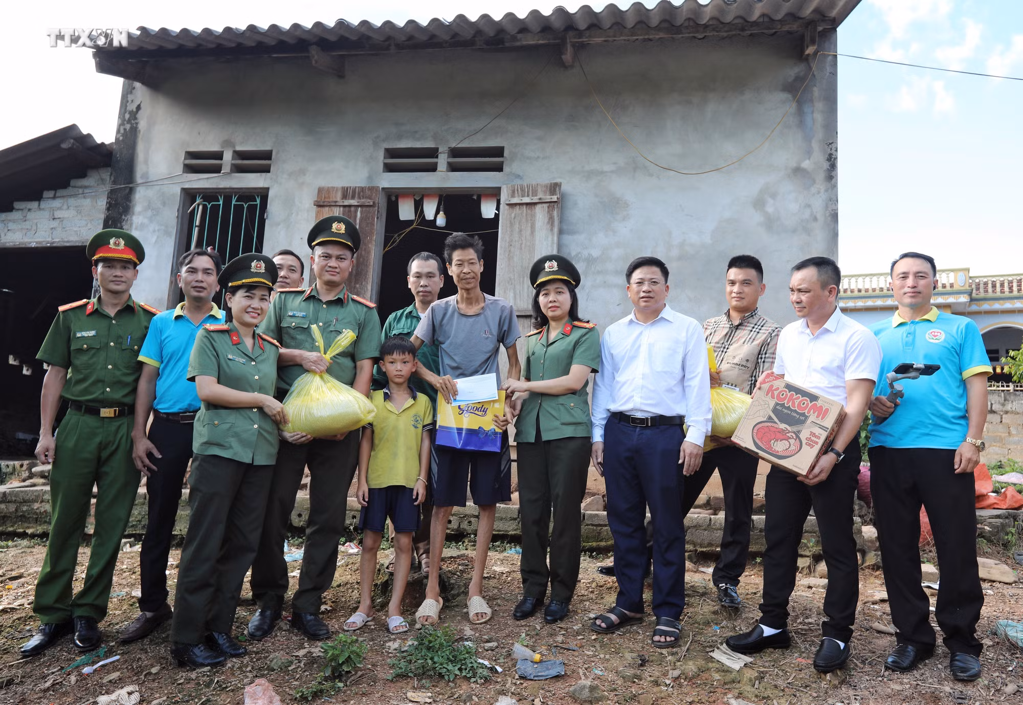 vna_potal_cong_an_tinh_bac_giang_thuc_hien_nhieu_hoat_dong_y_nghia_o_huyen_luc_nam_7555958.jpeg