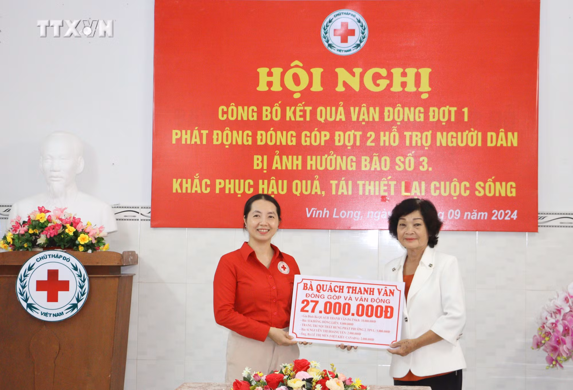 vna_potal_vinh_long_ho_tro_nguoi_dan_tai_thiet_cuoc_song_sau_anh_huong_bao_so_3_7603267.jpg