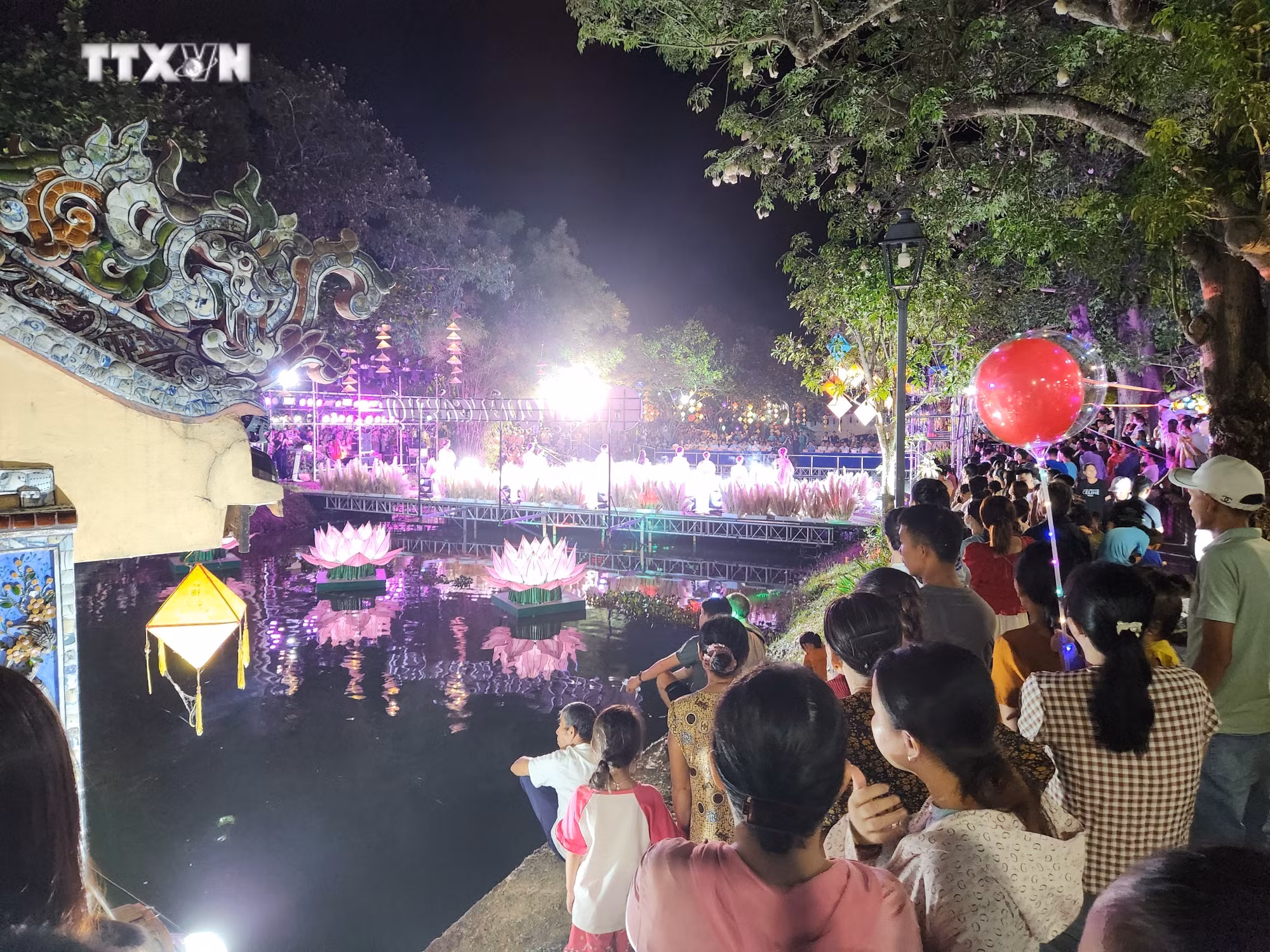 vna_potal_thua_thien_-_hue_cho_que_ngay_hoi_7453433.jpeg