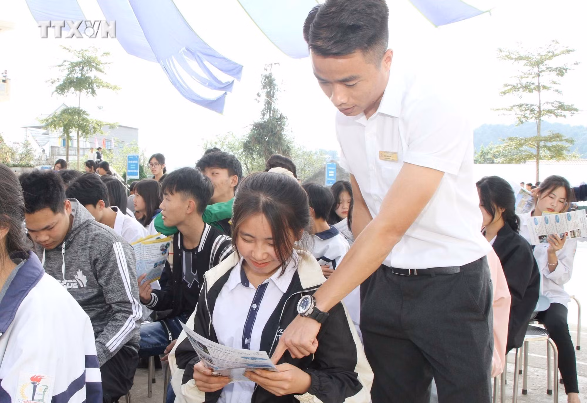 vna_potal_lai_chau_phien_giao_dich_viec_lam_danh_cho_nguoi_lao_dong_huyen_bien_gioi_phong_tho_7675510.jpg