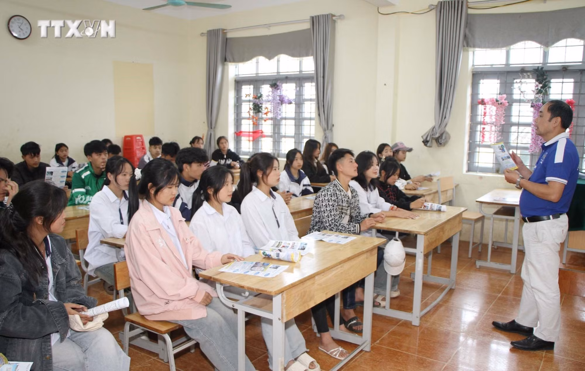 vna_potal_lai_chau_phien_giao_dich_viec_lam_danh_cho_nguoi_lao_dong_huyen_bien_gioi_phong_tho_7675501.jpg