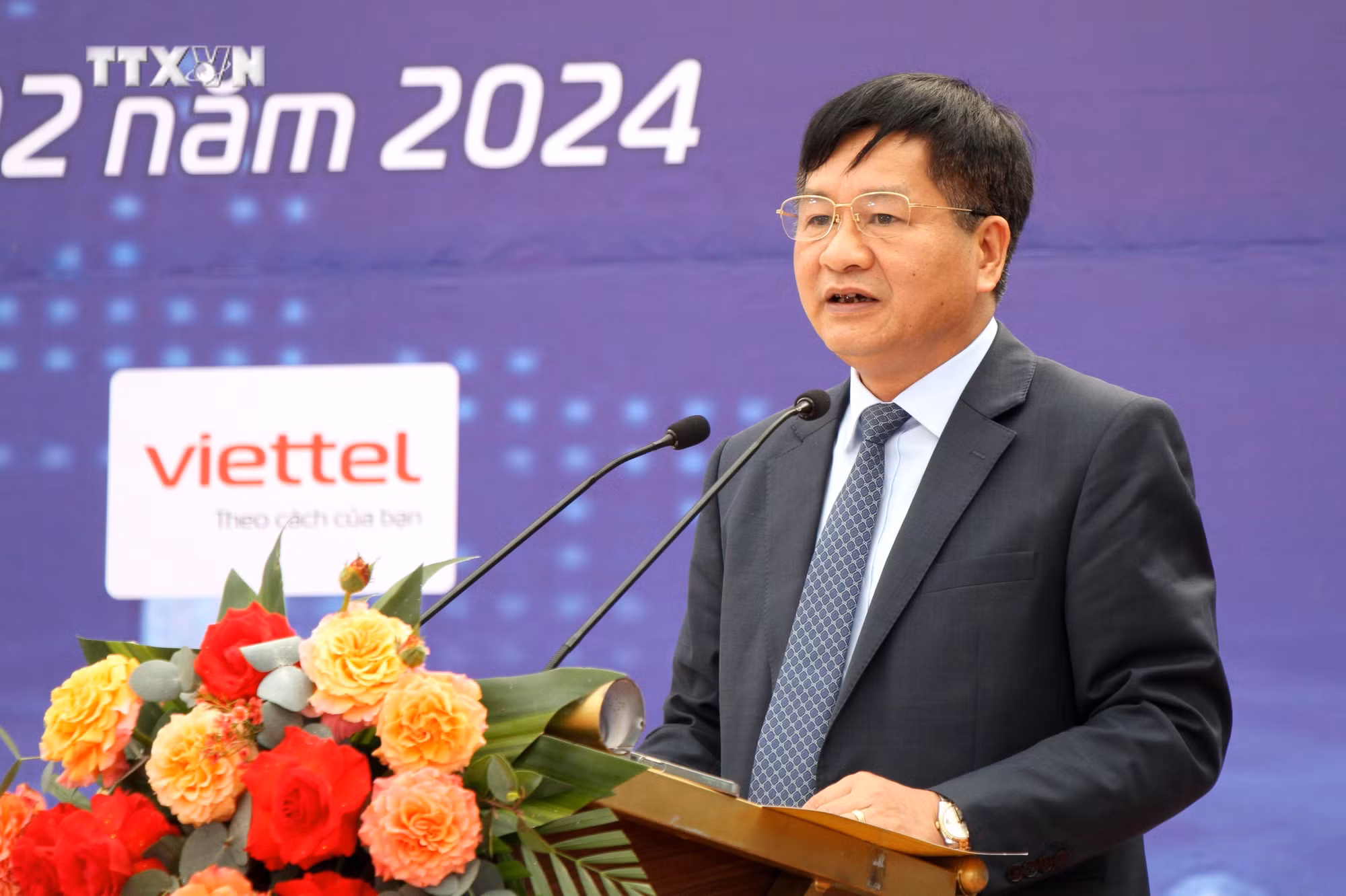 vna_potal_dien_bien_nguoi_dan_de_dang_phan_anh_buc_xuc_vuong_mac_qua_ung_dung_dien_bien_smart_7245854.jpg