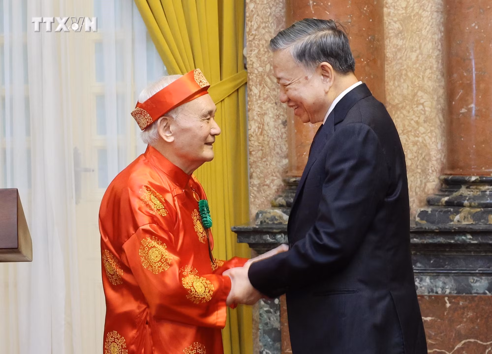 vna_potal_chu_tich_nuoc_to_lam_gap_mat_dai_bieu_nguoi_cao_tuoi_tieu_bieu_toan_quoc_7416212.jpg